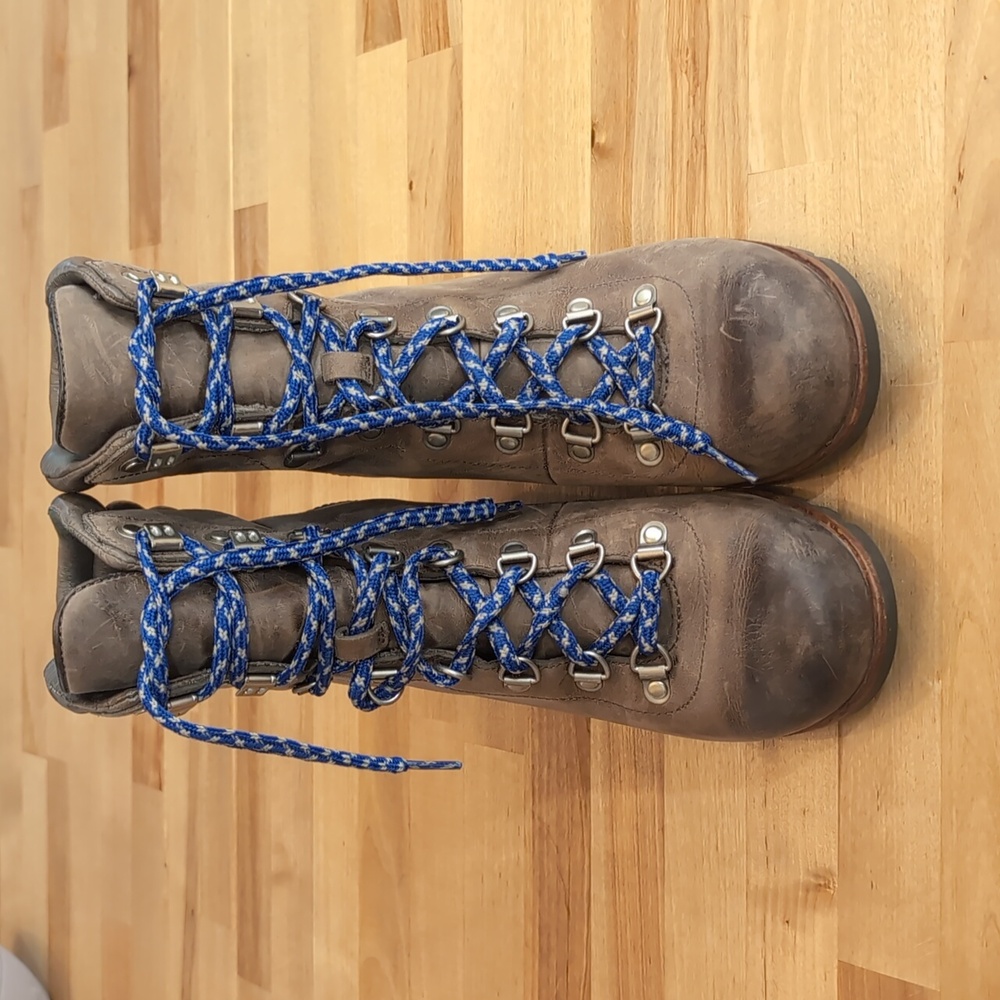 Sorel Conquest Wedge Boots | Brown Leather + Blue Laces | Women’s 10